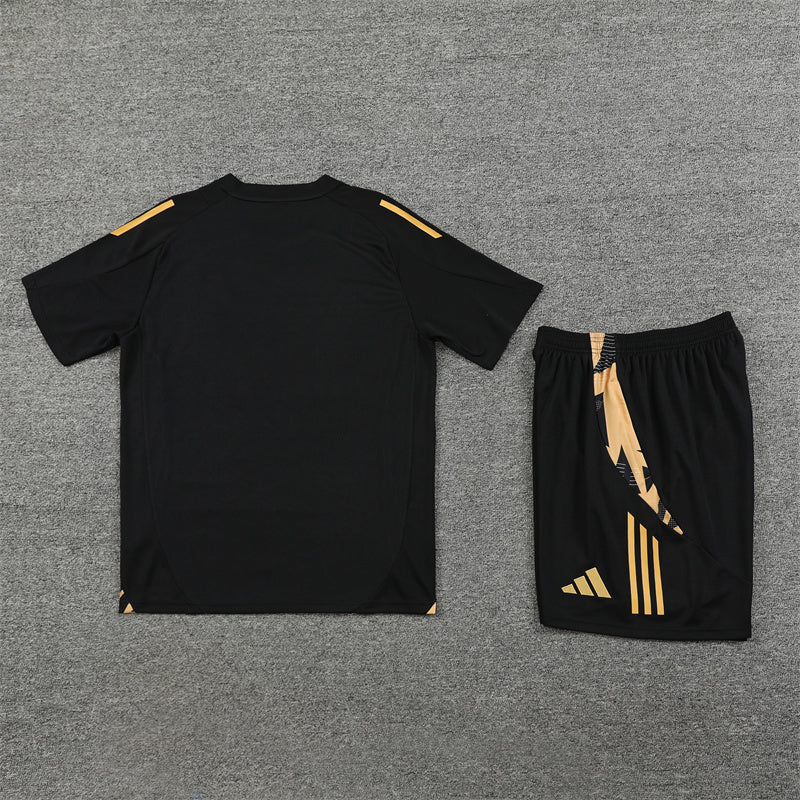 CONJUNTO CORTO REAL MADRID ENTRENAMIENTO 24/25 HOMBRE